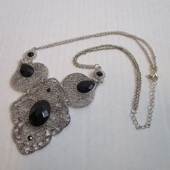 *BOHO Silver Filigree and Black Faceted Gems Necklace - Picture 5 of 5